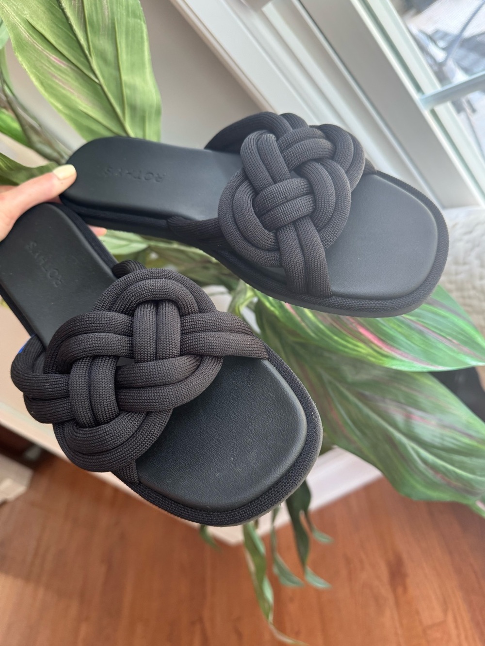 Like New Rothy's The Sumner Sandal Black Knot Slides, size 10 - Picture 2 of 5